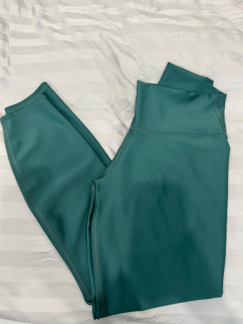 ALO Yoga Dark Green Airlift 7/8 Leggings M